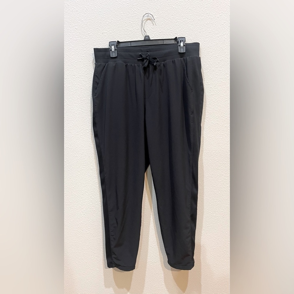Black Stretch Woven Taper Pants Size L Track - All in
Motion™ Drawstring - Picture 2 of 6